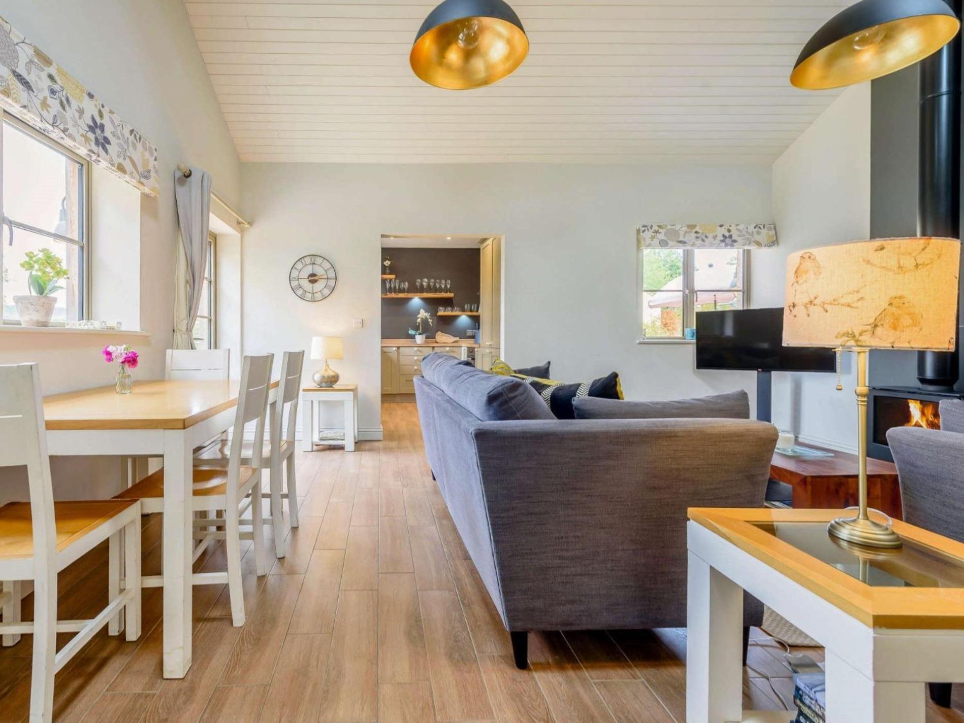 2 Bed In Winchcombe 57828 Villa Buitenkant foto