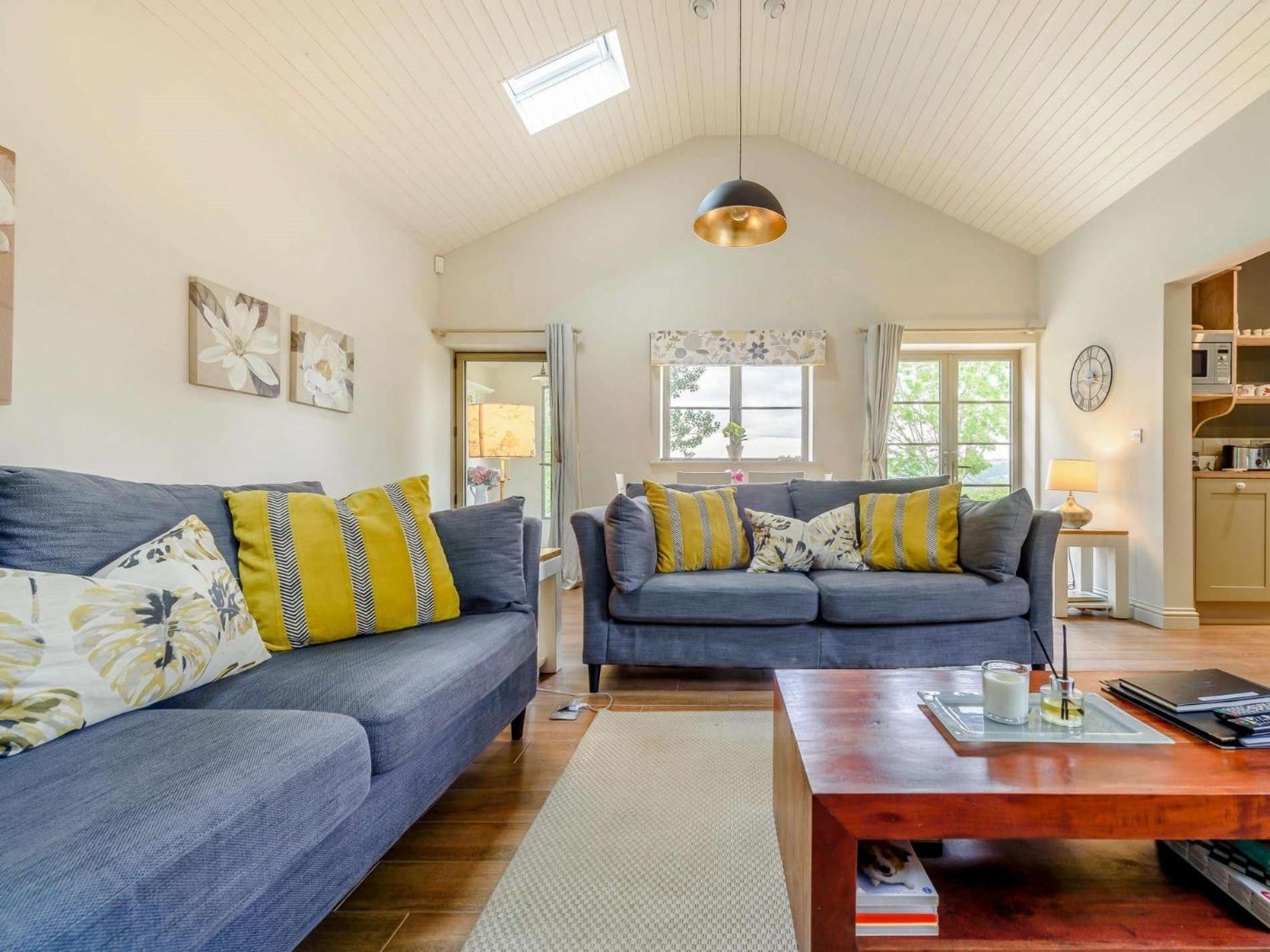 2 Bed In Winchcombe 57828 Villa Buitenkant foto