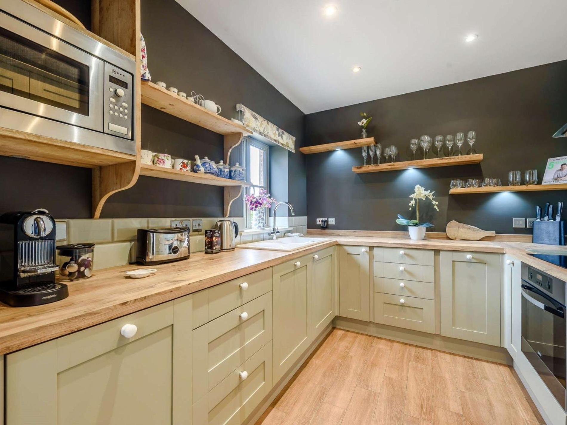 2 Bed In Winchcombe 57828 Villa Buitenkant foto