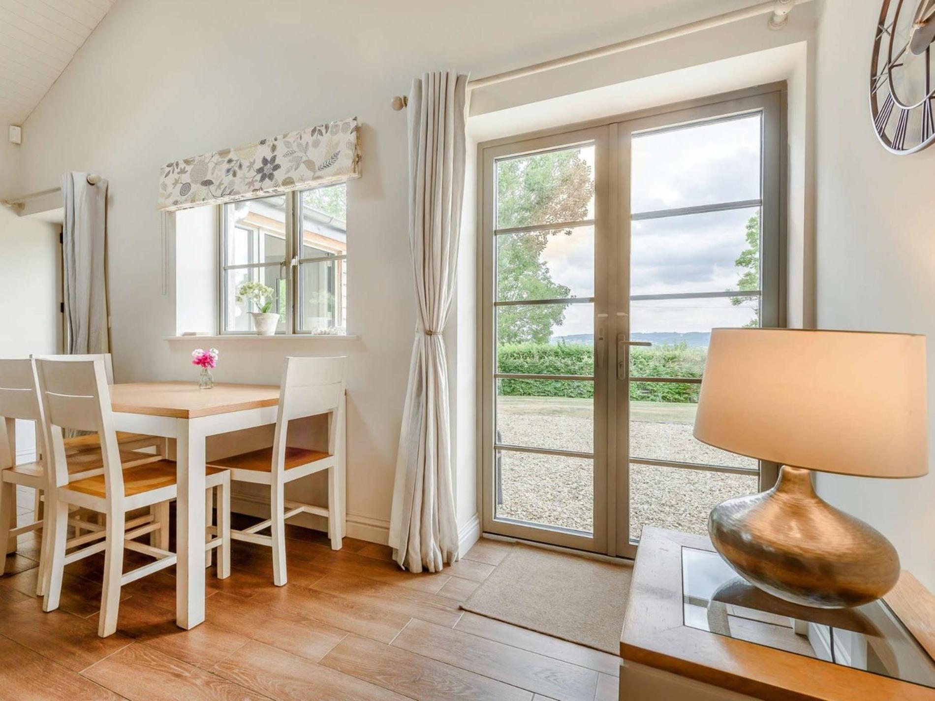 2 Bed In Winchcombe 57828 Villa Buitenkant foto