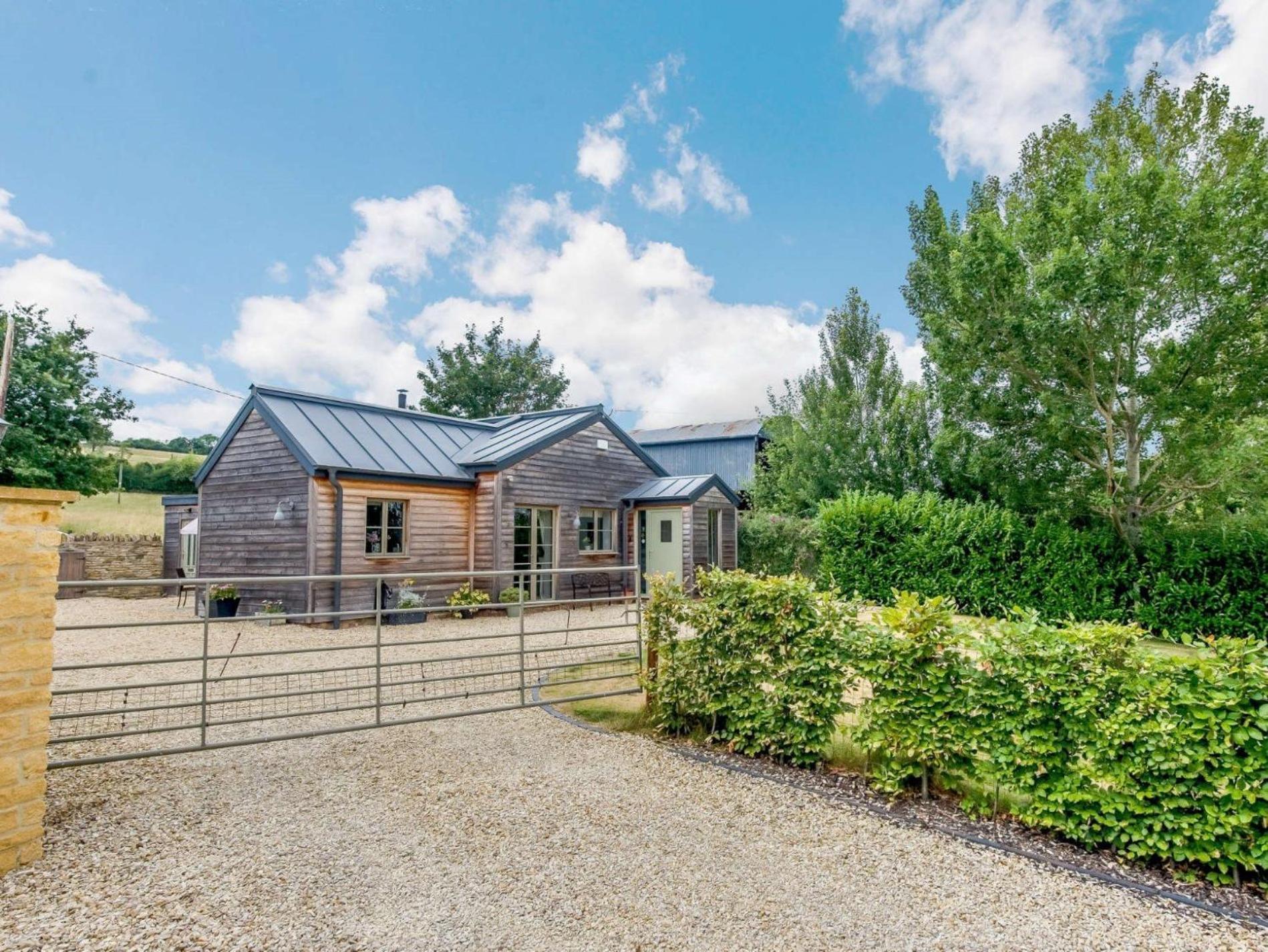 2 Bed In Winchcombe 57828 Villa Buitenkant foto